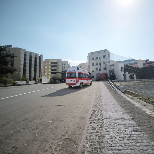 金凤区租赁私家救护车到银川市妇幼保健医院救护车出租收费多少