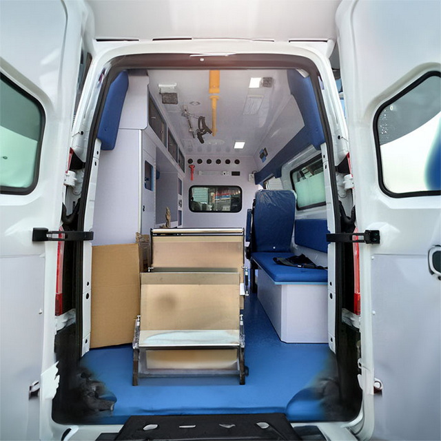 银川西夏预约私人救护车转运到银川肛肠医院救护车出租 多少钱一辆