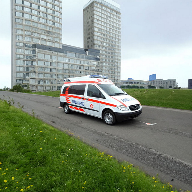 2024年宁夏银川兴庆区救护车租赁:银川医疗救护车转运 租赁救护车电话