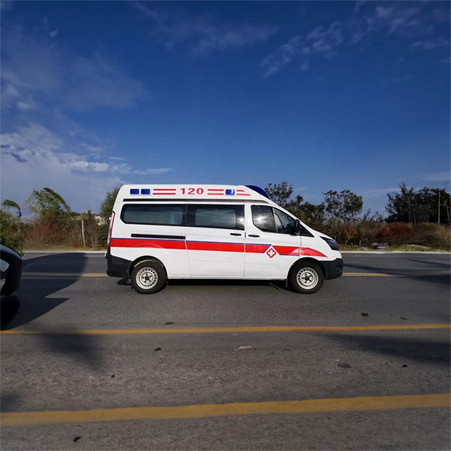 宁夏银川市灵武市租120私人急救车到青铜峡铝厂职工医院医院救护车叫一次多少钱 出租