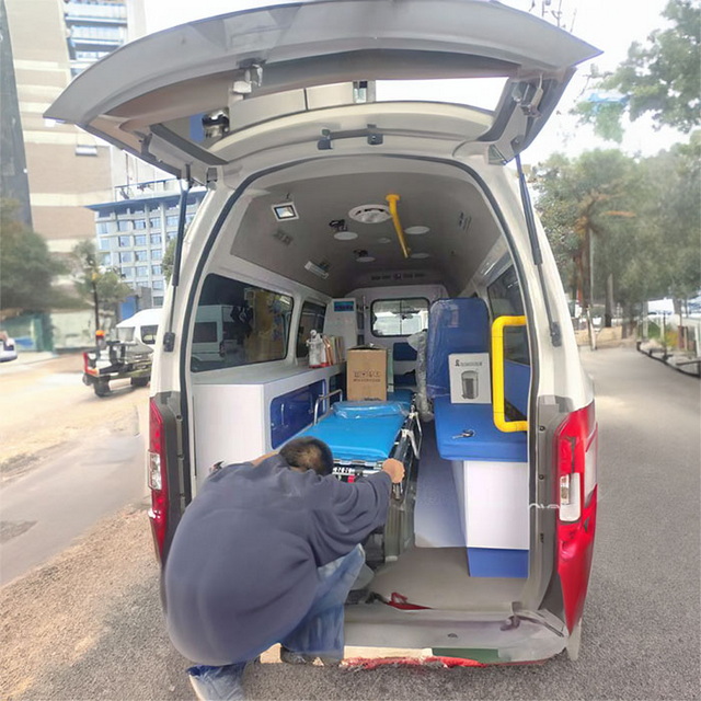 永宁县租私人救护车转院到银川市第三人民医院出租救护车多少钱